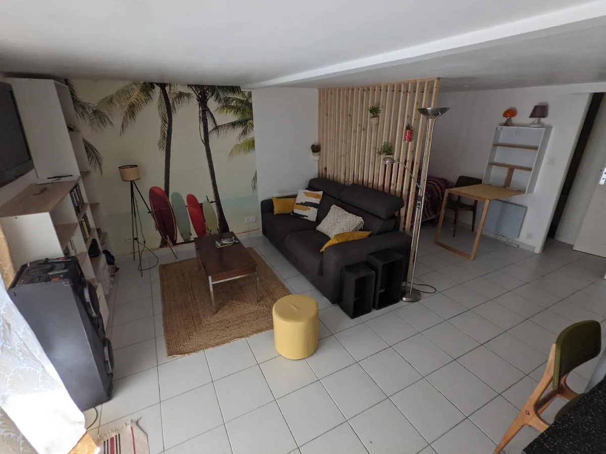 Appartement Studio Independant, Acces Piscine Le Castellet  France